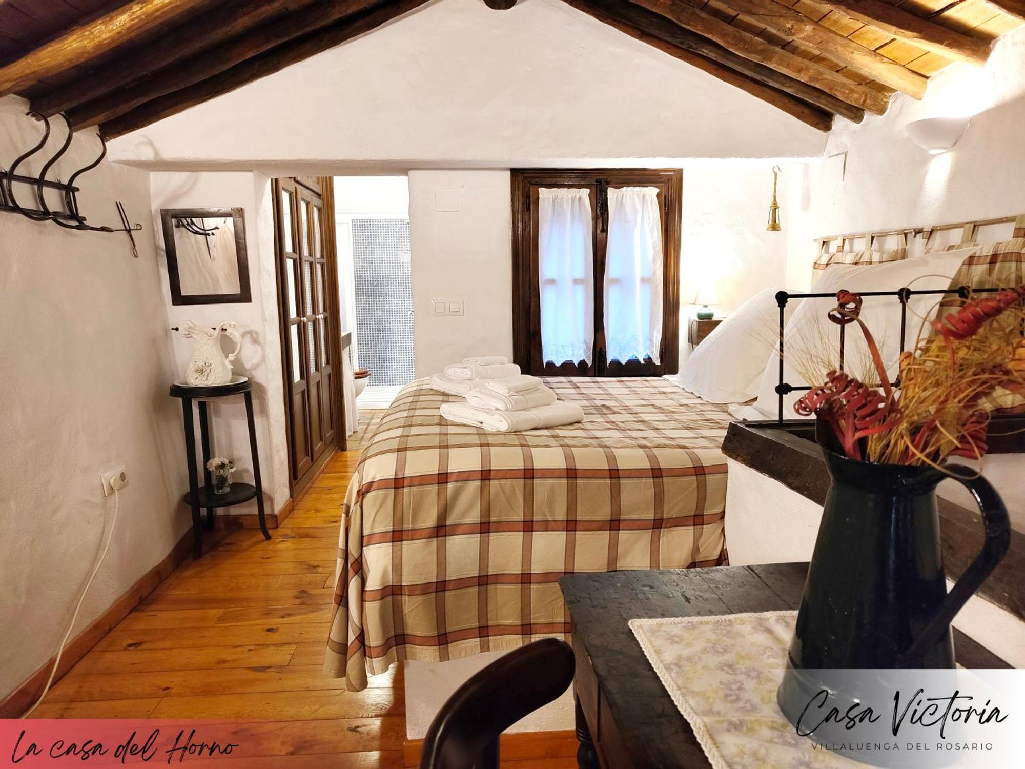 Conjunto Rural Casa Victoria Guest House Villaluenga Del Rosario Bagian luar foto
