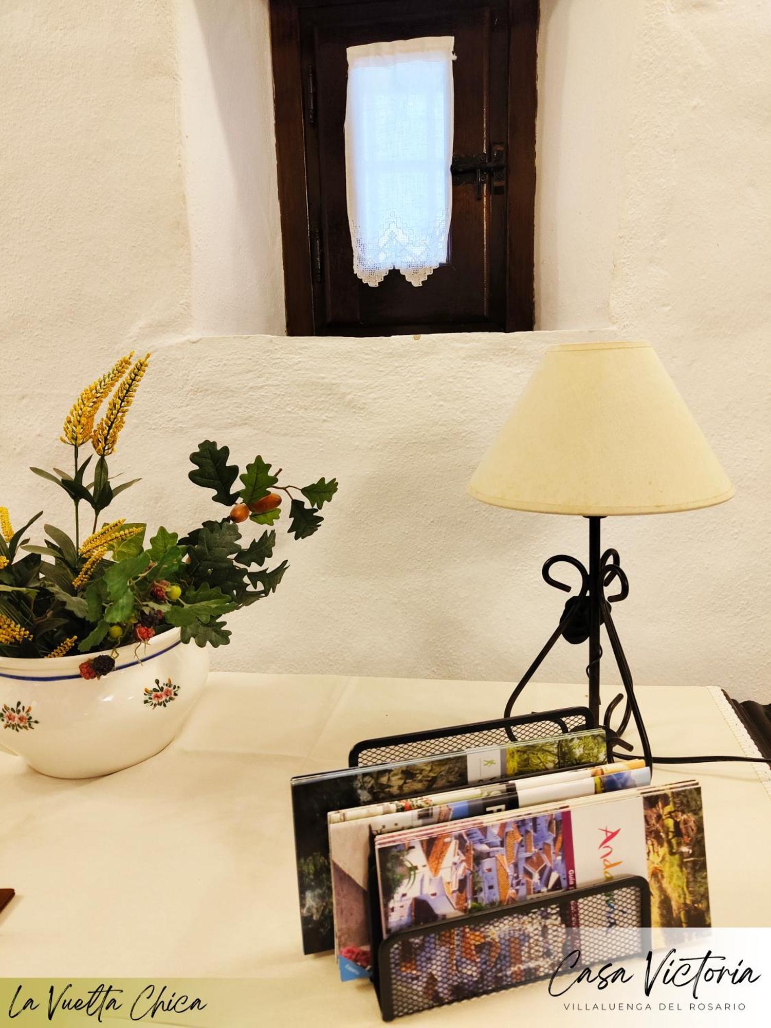 Conjunto Rural Casa Victoria Guest House Villaluenga Del Rosario Bagian luar foto