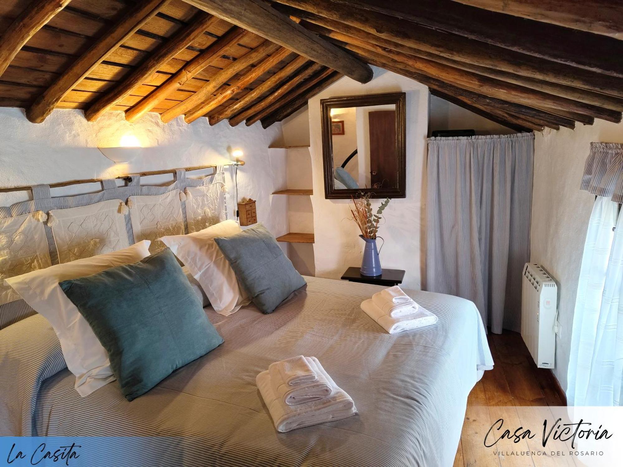 Conjunto Rural Casa Victoria Guest House Villaluenga Del Rosario Bagian luar foto