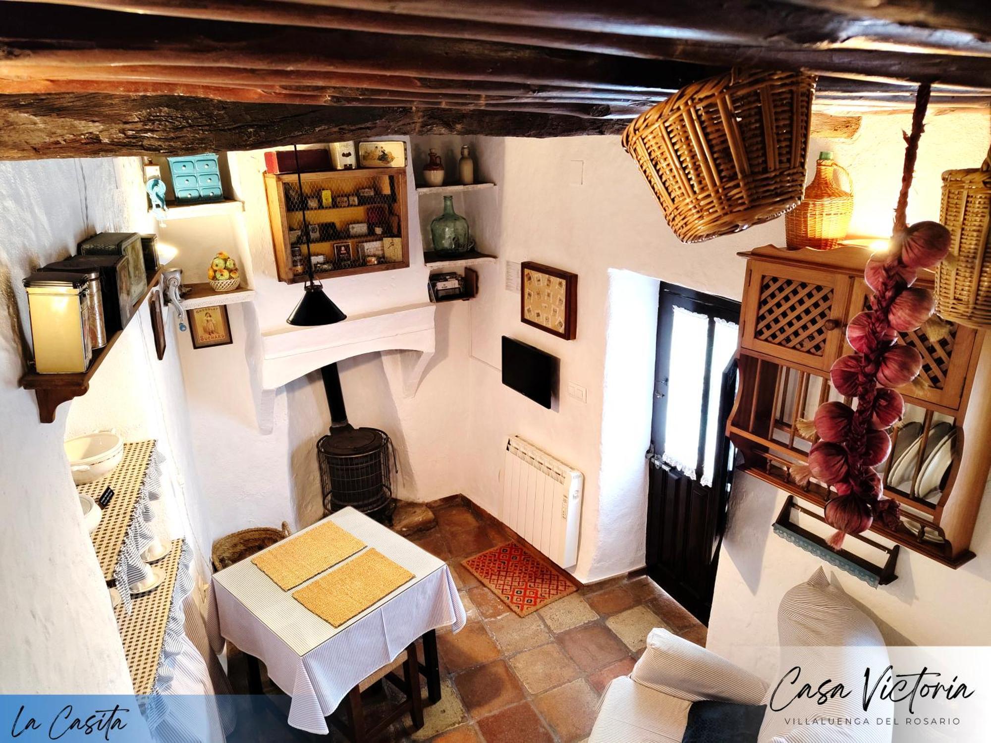 Conjunto Rural Casa Victoria Guest House Villaluenga Del Rosario Bagian luar foto