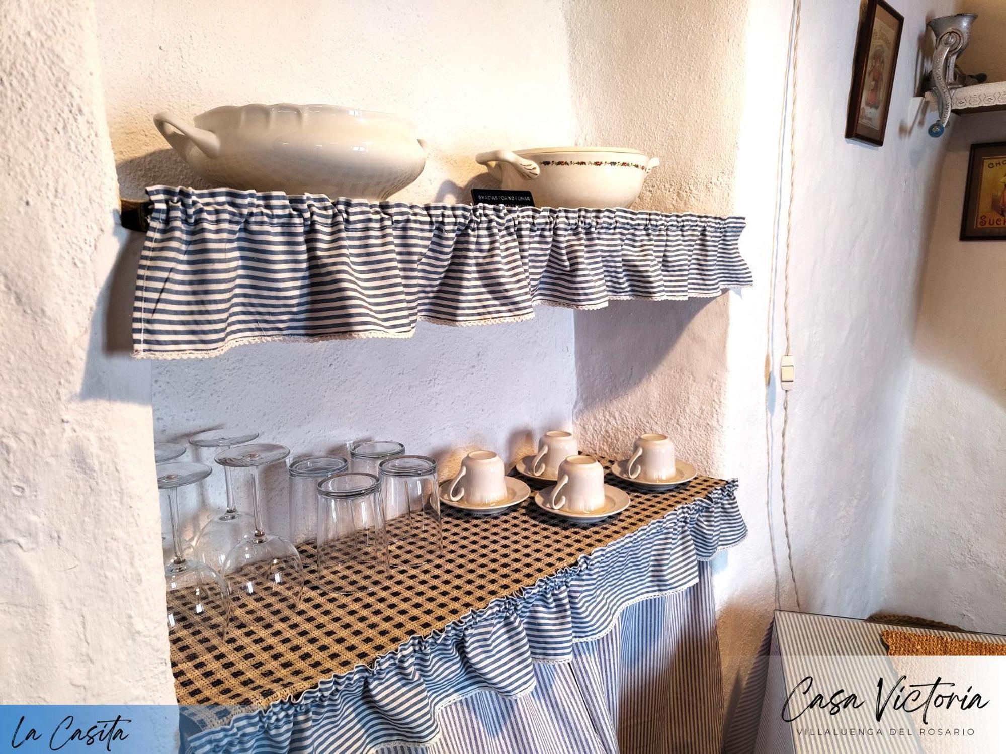 Conjunto Rural Casa Victoria Guest House Villaluenga Del Rosario Bagian luar foto
