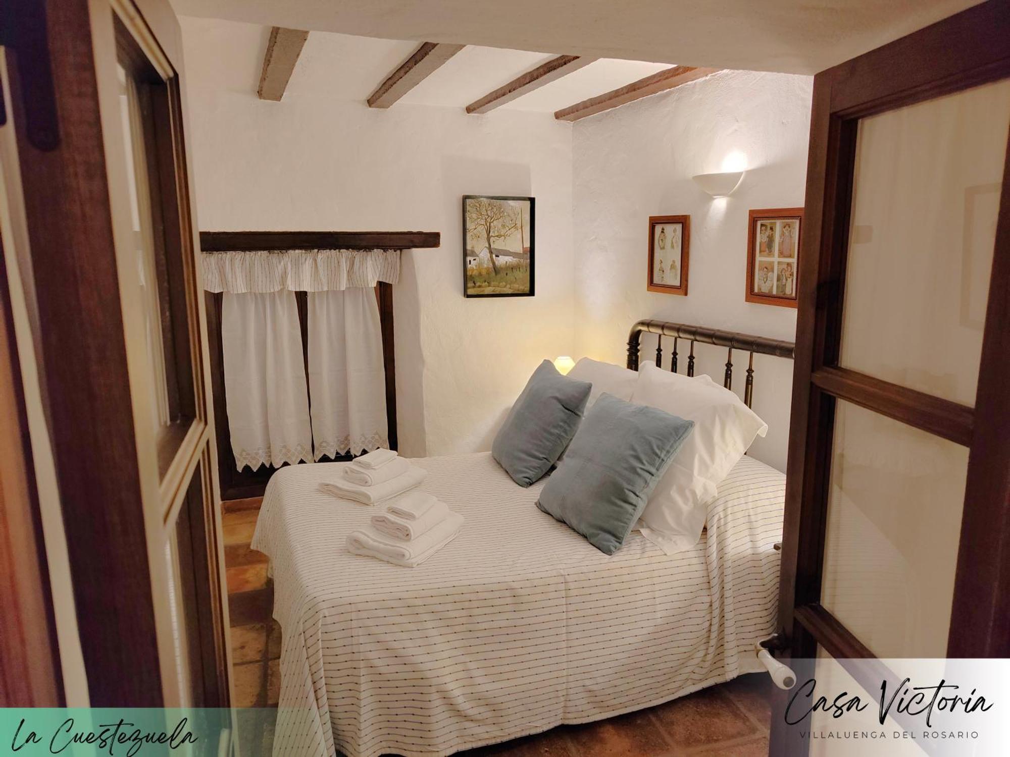 Conjunto Rural Casa Victoria Guest House Villaluenga Del Rosario Bagian luar foto